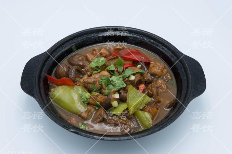 西安快餐創(chuàng)業(yè)指南 黃燜雞米飯核心技術(shù)詳解與餐飲管理之道